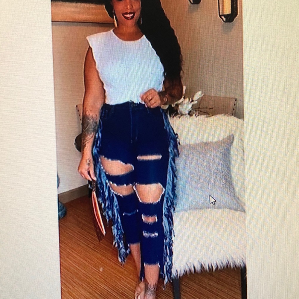 Ripped Fringe Styled Blue Jeans
